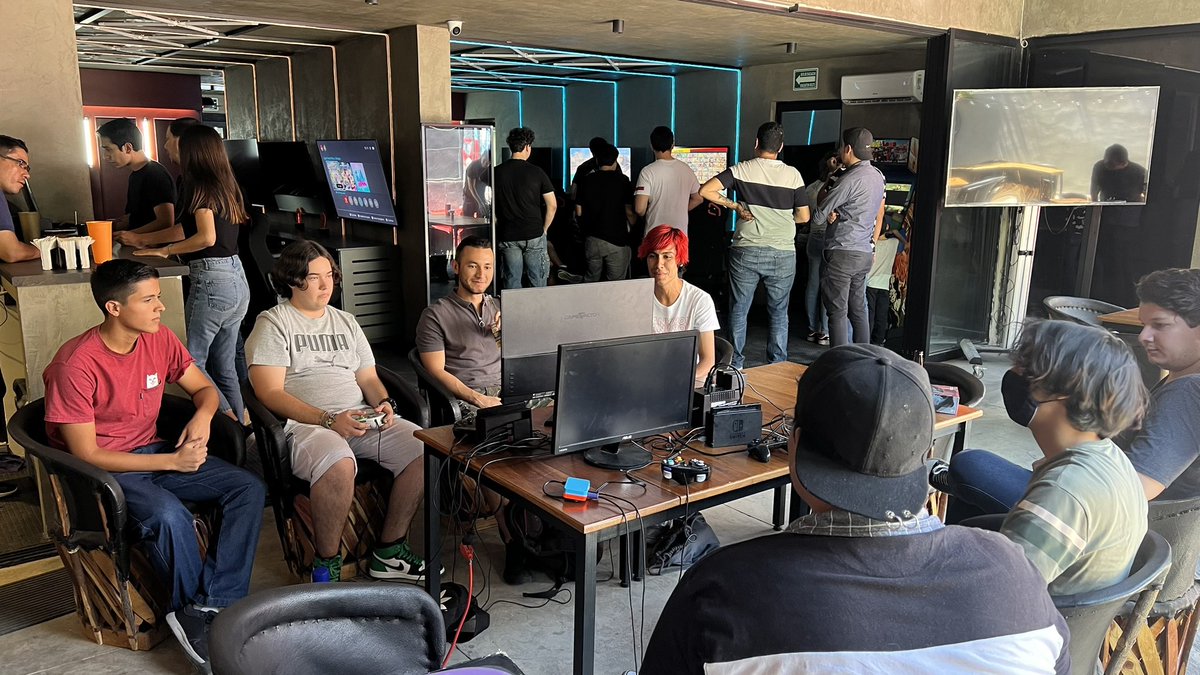 T-48 minutos para arrancar Namis @ Royalty House #2