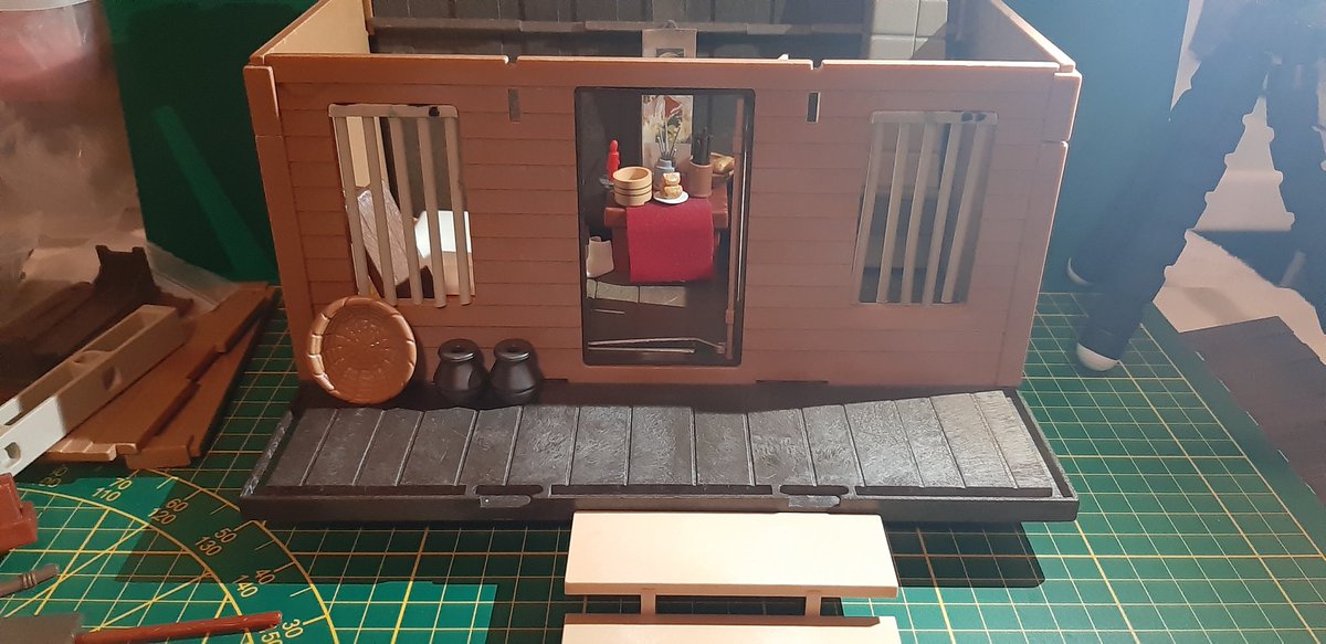 An update on the Puqi Shrine diorama 🏮🍂 

A lot of work still needs to be done, but it was fun assembling the shrine again after having made some progress. 

#HeavenOfficialsBlessing #天官赐福  #TianGuanCiFu #TGCF #puqishrine #xielian #谢怜 #huacheng #花城 #sanlang #三郎