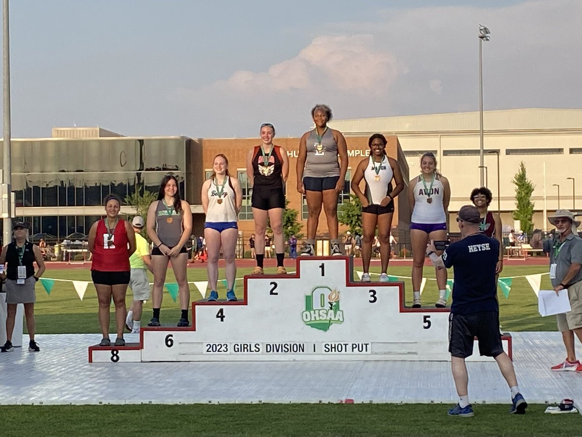 TolRogersXCTF's tweet photo. 🚨 ALL OHIO ALERT! 🚨 

Mimi Marshall braves the rain/hail &amp; navigates through a long weather delay to throw 39-0.25’ placing 8th to make the podium in her final shot put competition as a Rogers Ram. Mimi is the first Rogers girl to earn All Ohio honors since 2018. 

🐏 #TPSProud https://t.co/upsSs7i7Om