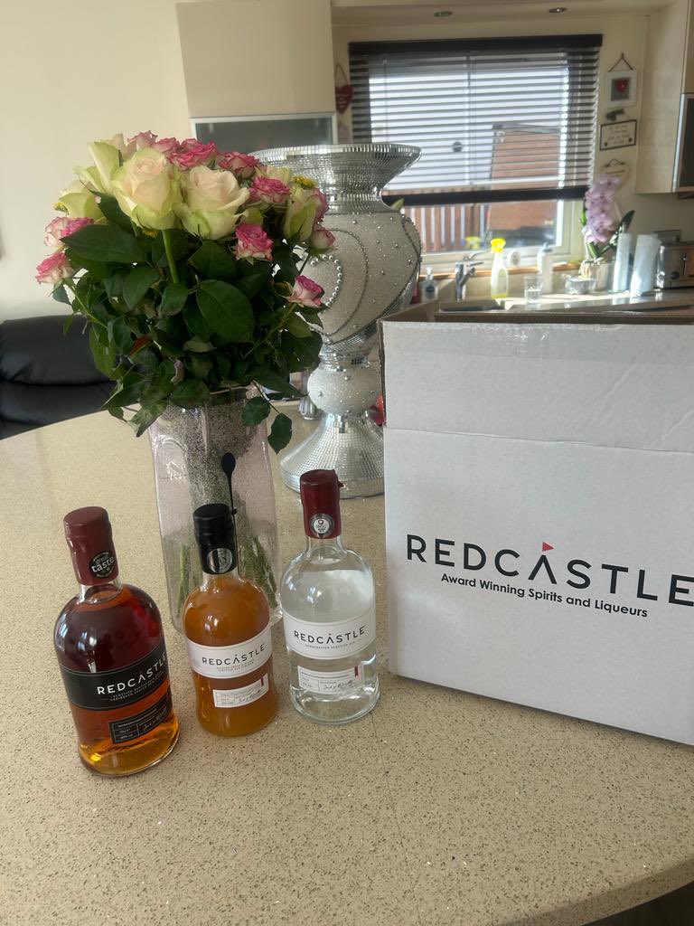 The Gordon Cowan Memorial Golf Day 
Many thanks to <a href="/RedcastleGin/">Redcastle</a> for supporting our event with some bottles for our golfers at our watering hole tomorrow 
Thank you again 🙌🏻💛🖤🙌🏻