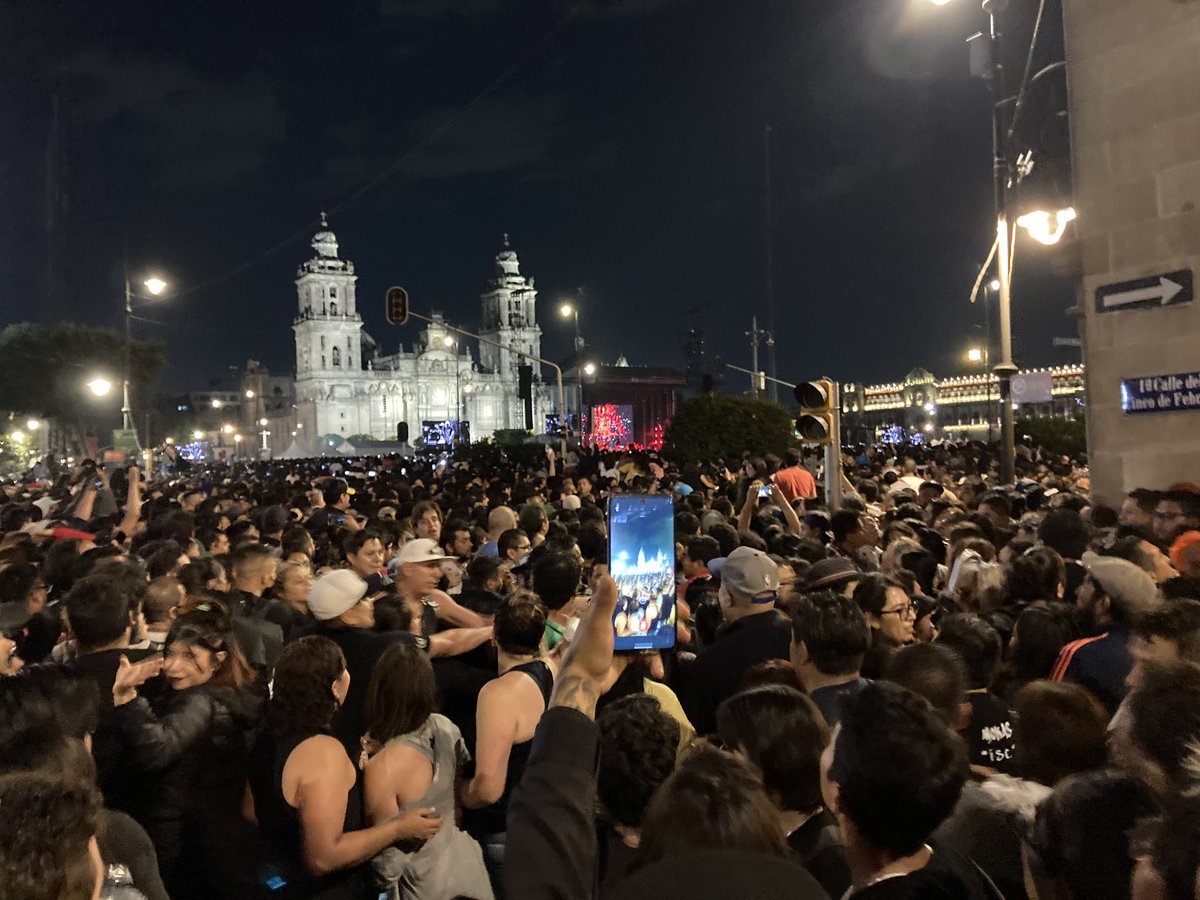 jonpham_'s tweet photo. 🇲🇽 ¡Saludos Desde CDMX!🇲🇽
Taxis cutting off &amp; honking at cops ✅ 
“Yo soy chino, lento Por Favor” ✅💪
Dance party on the street ✅ 🪩
Amazing food ✅🍺
Montezumas Revenge ✅✅🤪 https://t.co/nHt8AeFFZC