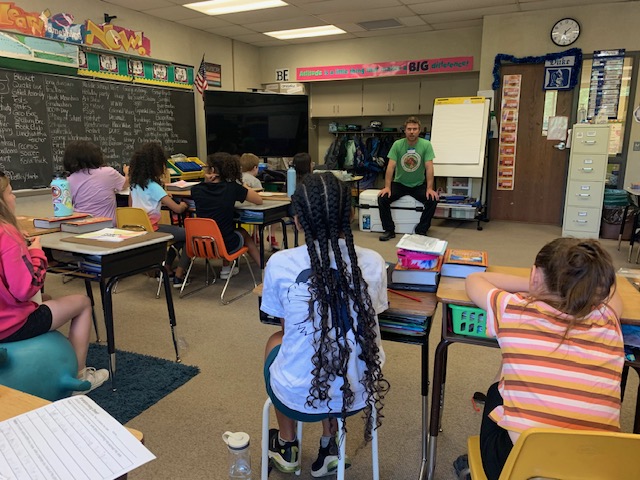 MrsWiedsClasses's tweet photo. Thank you @kellynorg and @LVHN for our final lesson and salad party @MrsWiedsClasses https://t.co/1pPC9JoOLL