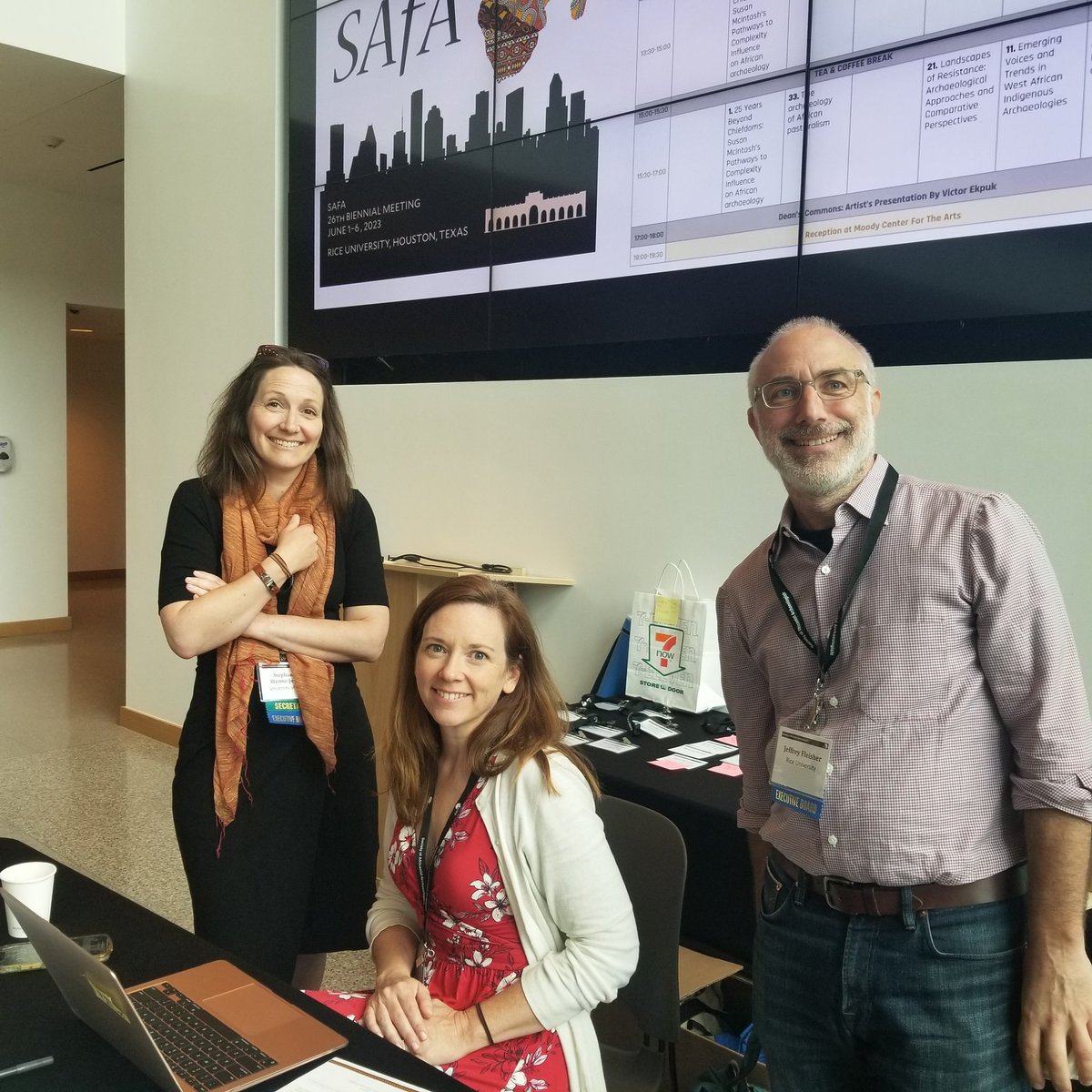 #SAfA2023 organizers take a momentary break from organizing to smile for the camera!
safarchaeology.org/safa-2023