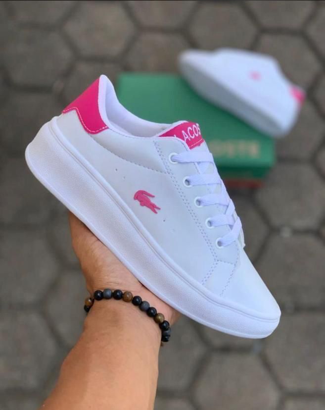 jack_kelline's tweet photo. *🚀Lacoste Feminino🚀*

_✅Casual_

_Tam 36 ao 38 Preto_
_Tam 36 e 39 Azul_
_Tam 35 Pink_

💰75,,00 ATACADO
💰100,00 VAREJO 

_💥DISPONIVEL NA LOJA💥_ https://t.co/kcBYggnacF