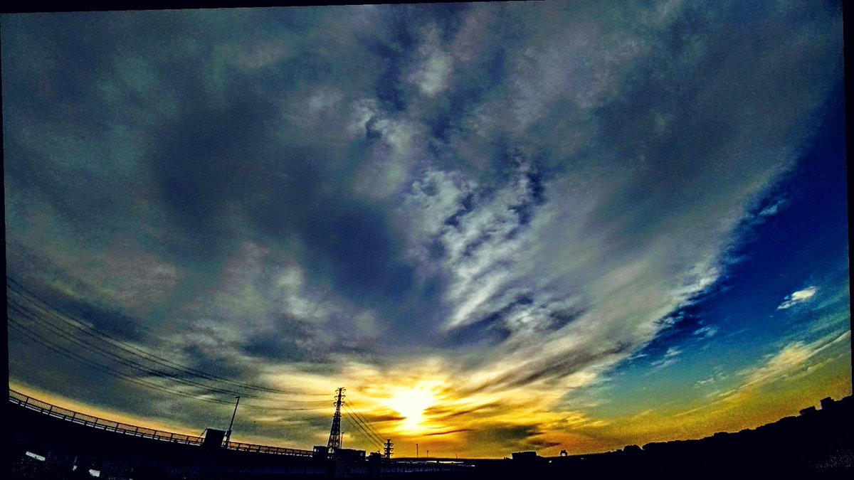 #イマソラ 
#アサソラ
#朝焼け 
#出勤 
#morning 
#morningsky 
#sunrise 
#attendanceworks