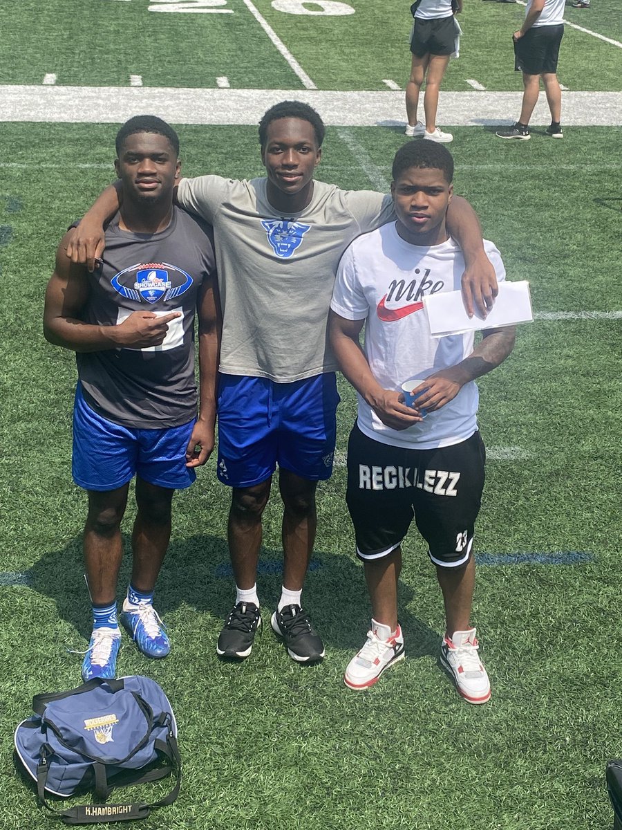 K8den_'s tweet image. Great day at camp with @GeorgiaStateFB
@CoachSkelton06
@Robert1K_
@CoachHARDen52 #sophomoreSzn loading 💪🏾