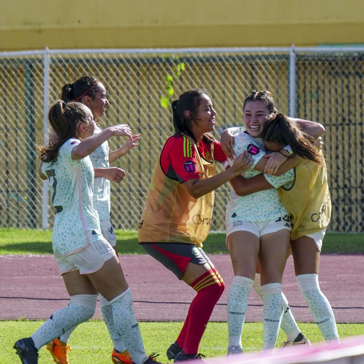 A golden sub. ✨ ⚽ Mailin Orozco ⚽