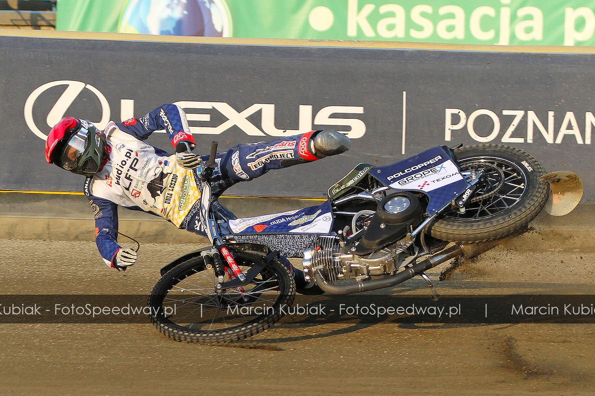 FotoSpeedway's tweet photo. Upadek @KolodziejRacing https://t.co/2fYon6YQJX