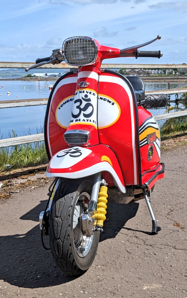 Lovin' this weather 🌞
#Lambretta #Gourock 🕉️