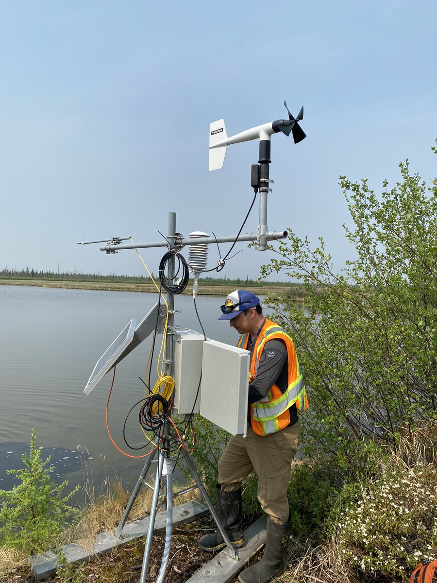 TrembathHydro's tweet photo. Great to be back in the field. #salinelake @natapopovic @SJ_Ketcheson https://t.co/NpyBgY9MdZ