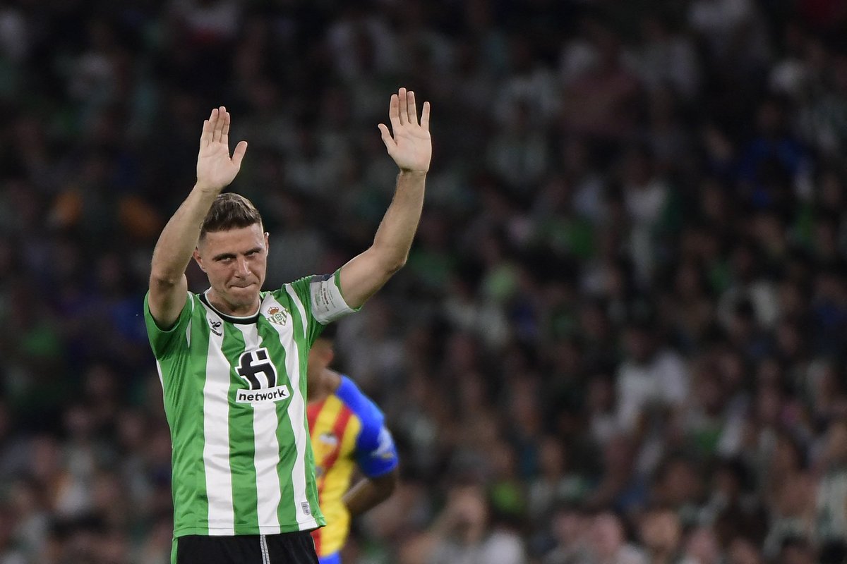23 AÑOS COMO PROFESIONAL. 

👉 EL FUTBOLISTA CON MÁS PARTIDOS EN LA HISTORIA DE LA LIGA (622). 

SE RETIRA JOAQUÍN SÁNCHEZ. LEYENDA. ❤️🇪🇸