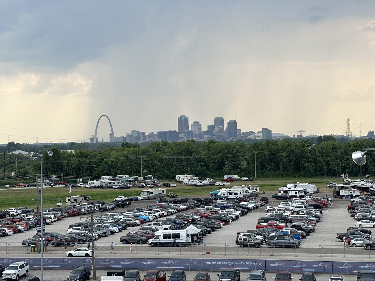 Hey @NASCAR, I’m not a meteorologist but the storm with lightning is 5+ miles away to the west over downtown, and the wind is blowing west. Put 2 and 2 together and it’s not coming towards the track. Please end this dumb hour + lightning delay. #EnjoyIllinois300