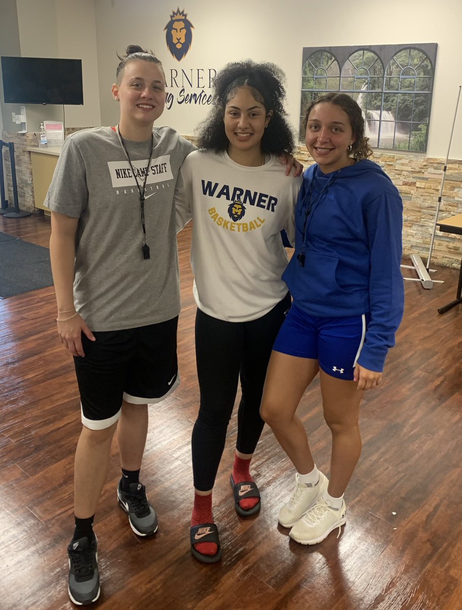 JesseeNikki's tweet image. I 💙 our team! Amazing players who do a great job. Year 4 of camp in the books! Now excited for this season. Can’t wait to go to Puerto Rico and win even more games. 💙🏀🦁