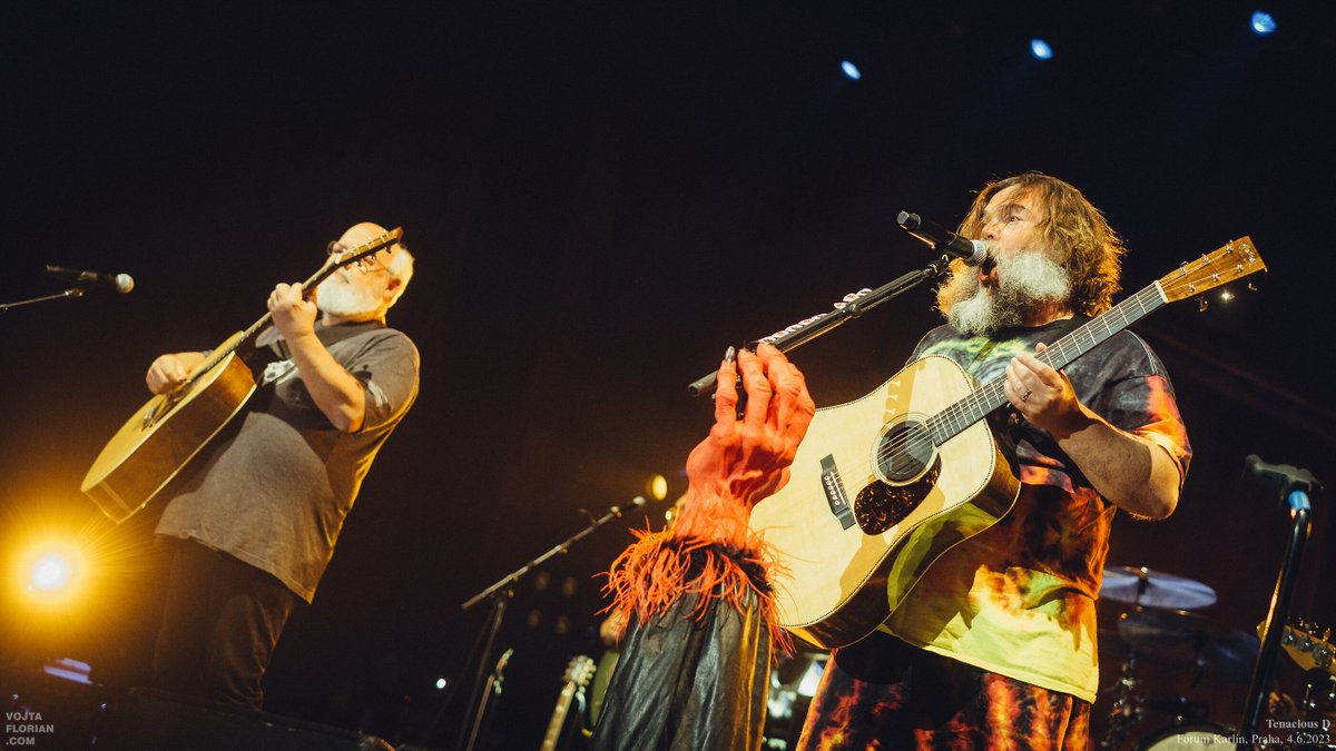 Huggi's tweet image. #photoreport @TenaciousD, 4.6.2023 @ForumKarlin - vojtaflorian.com/2023-06-04-ten…