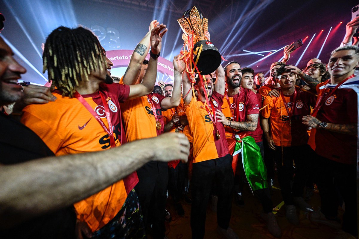 🦁 WE ARE THE CHAMPIONS! 🏆

#ŞampiyonunGecesi