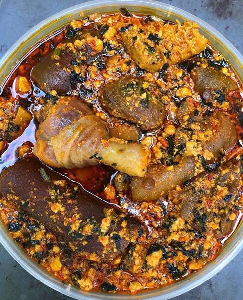 Aafreen_eth01's tweet photo. Efo with Egusi/melon or Efo Riro? 

This.             OR.          That.     ??? https://t.co/HbLBY8Y2xu