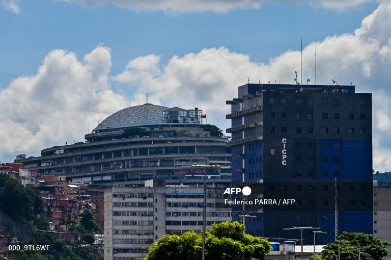 Armando.Info tweet media