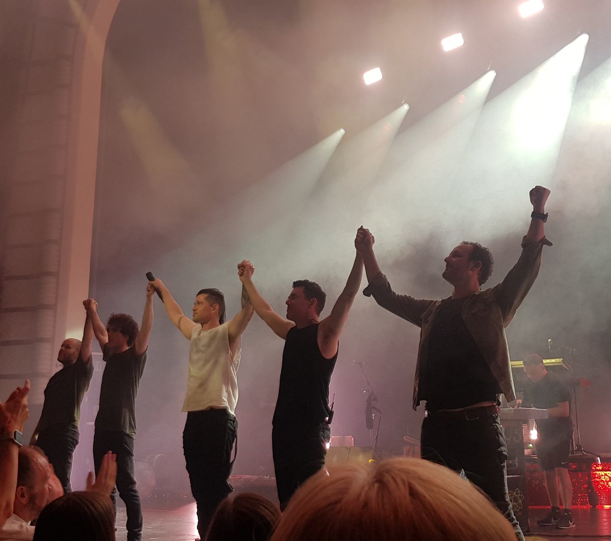 ThescriptXFan's tweet image. You did Mark and us so proud tonight guys. Loads of love to you all ❤️ #TheScriptFamily @thescript @TheScript_Danny @glenofthepower