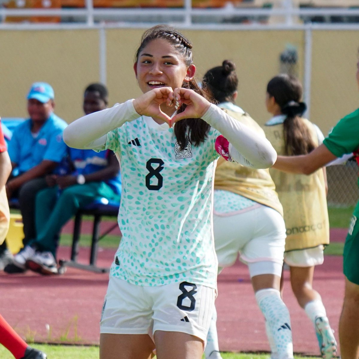 MÉXICO CAMPEÓN PREMUNDIAL #Sub20FEM 🇲🇽🏆

Nuestra @Rayadas @FtimaServn2 anotó el gol del triunfo 

¡Enhorabuena campeonas, muchas felicidades!

@Miseleccionfem