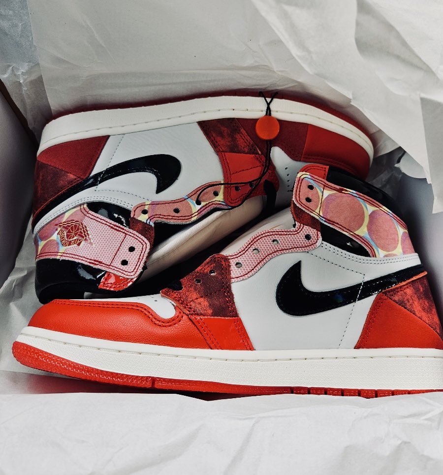 PrettyInInk_79's tweet photo. Say hello to my new babies 😍🔥 #sneakerheadproblems https://t.co/rIUcVWYMgf