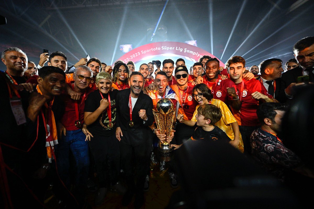 #SampiyonGalatasaray  💛❤️🏆