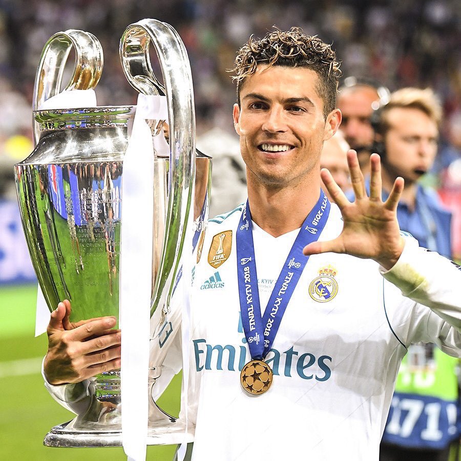 Cristiano Ronaldo pelo Real Madrid:

🏟 438 Jogos
⚽️ 450 Gols
🅰️ 131 Assistências

🏆🏆🏆🏆 UCL
🏆🏆 La Liga
🏆🏆 Copa Do Rei
🏆🏆 Supercopa 🇪🇸
🏆🏆🏆 Supercopa 🇪🇺
🏆🏆🏆 Mundial de Clubes 🌎

👟 4x Chuteira de Ouro
🥇 4x Melhor do Mundo
🥇 4x Melhor da Europa

Irrepe7ível.