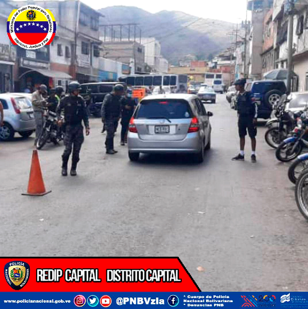 Una pareja fue interceptada en Bello Monte por funcionarios de la CPNB. Les plantaron droga y luego los llevaron a la sede de la policía política de Caracas. Allí vivieron horas de terror hasta que sus familiares pagaron un rescate en dólares 🔗bit.ly/3PcAx6X