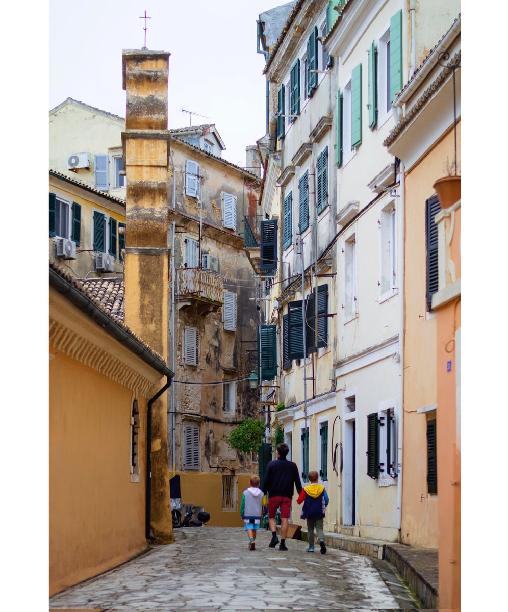 🔸️ Getting lost 🔸️
#corfu #kerkyra #κερκυρα #oldtown #alley #citycenter #urban #UrbanPhotography #photograghy #photooftheday #photographylovers #PhotographyIsArt #greekphotographers #lovelycity #Greece