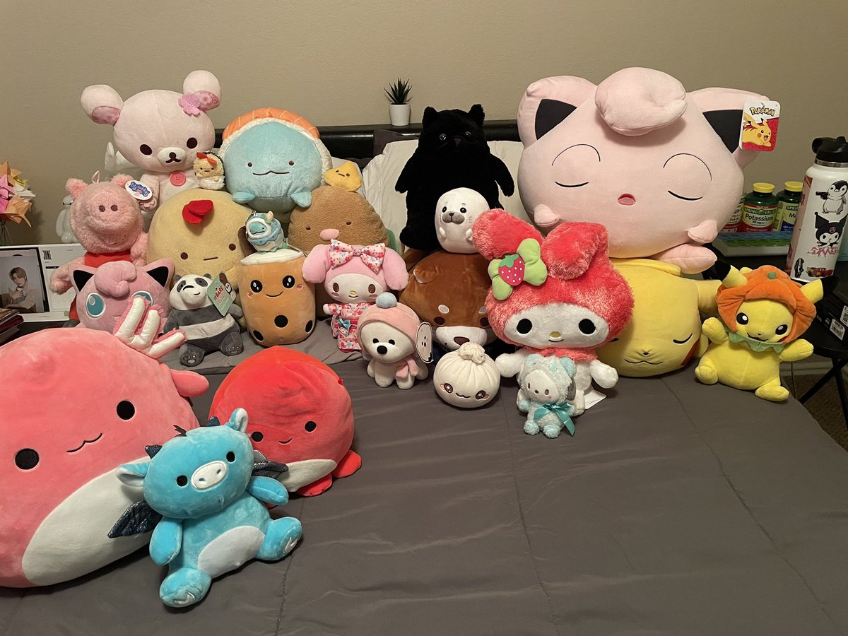 SELLING PLUSHIES YALL WANT ANY