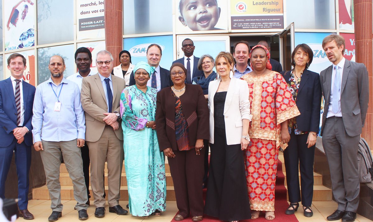 S.E. l’Ambassadeure du Royaume de 🇧🇪, le DG d’#Enabel et une forte délégation belge en mission au 🇳🇪 ont visité la société Niger Lait SA. Notons que la DG de Niger Lait SA est aussi la concessionnaire de la laiterie de Gaya fruit de la coopération entre 🇳🇪 et 🇧🇪 #ActForImpact