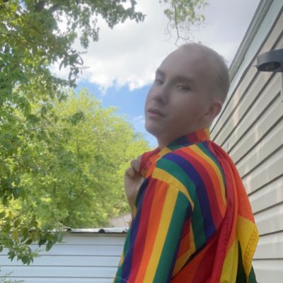 eatsleepnwerk's tweet photo. #NewProfilePic
There’s no such thing as too gay in June  🏳️‍🌈🏳️‍🌈 https://t.co/KLBTH7NyG5