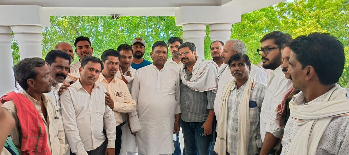 अ.भा. कांग्रेस कमेटी के सचिव एवं मध्य प्रदेश के सह प्रभारी श्री सी.पी. मित्तल जी का आगमन कटनी में हुआ जहाँ बहोरीबंद के पदाधिकारियों के साथ 12.06.23 को श्रीमती <a href="/priyankagandhi/">Priyanka Gandhi Vadra</a> जी के जबलपुर आगमन पर व्यवस्थाओं को लेकर विस्तृत चर्चा की ।  
<a href="/RahulGandhi/">Rahul Gandhi</a> <a href="/OfficeOfKNath/">Kamal Nath</a> <a href="/digvijaya_28/">Digvijaya Singh</a>