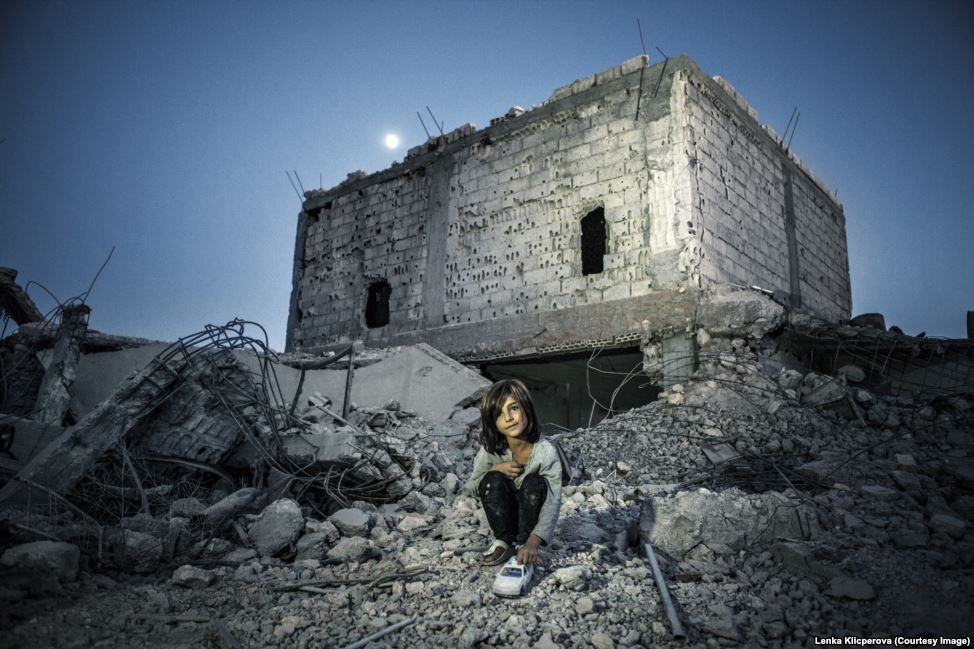 Kocaman hayalleri küçücük Kürt kızı/Kobane