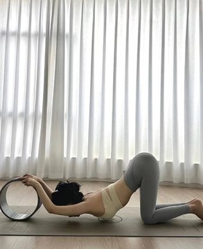 xiaogougou520's tweet photo. 瑜伽练得���，老公回家早😳 https://t.co/SPnysxPKKo