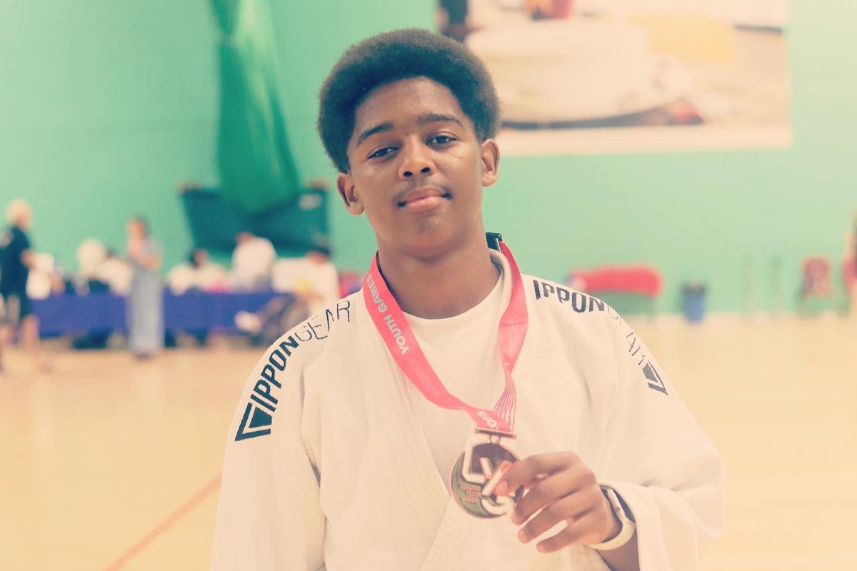 HackneyJudo's tweet image. Well done to our members who represented their various boroughs at last weekend’s London Youth Games. Also big congrats to Boys and girls Barking &amp;amp; Dagenham team on their win 🏆🏆 Sensei Calvin and the rest of the coaching team are so proud! 😊

#judo #hackney #hackneyjudoclub