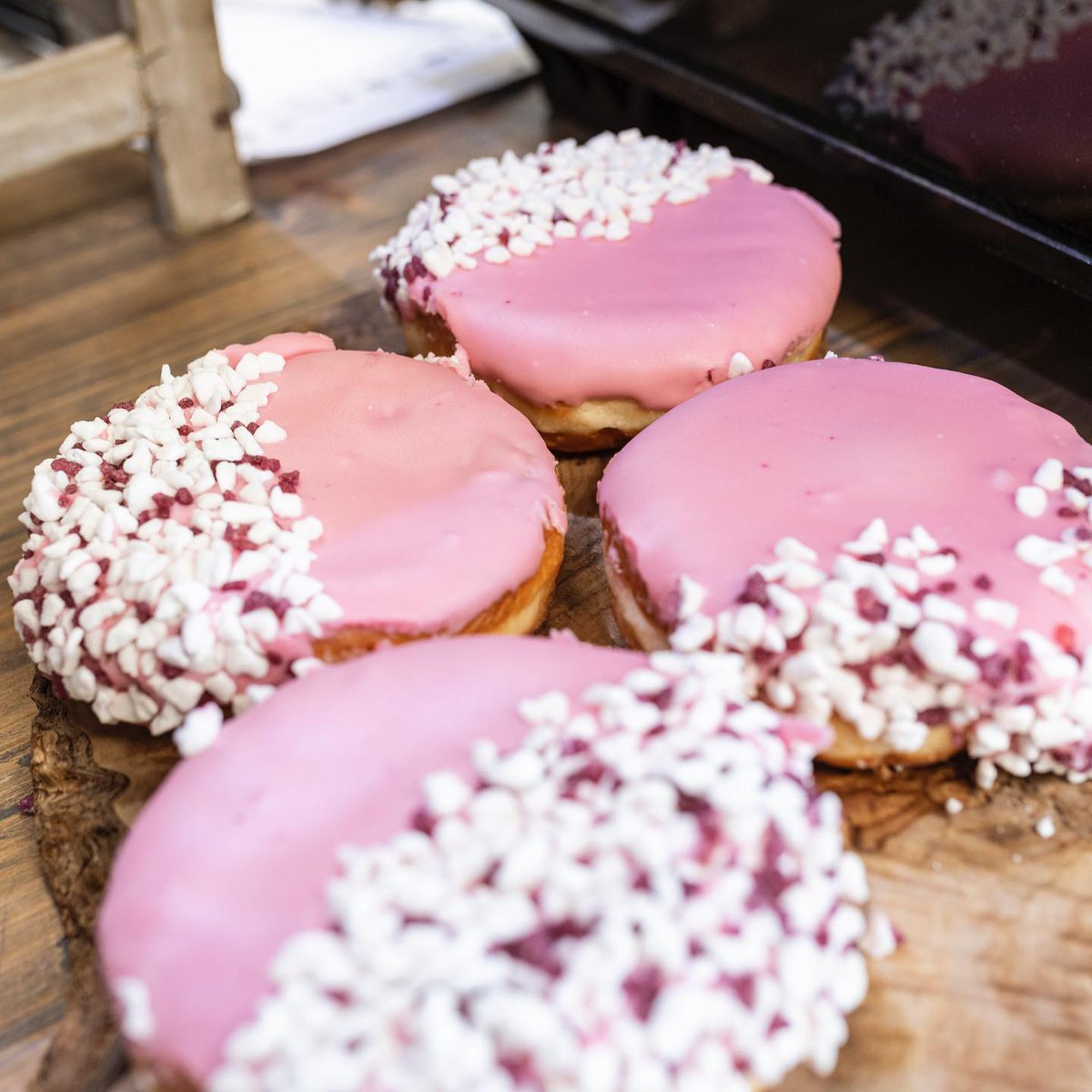 Delicious doughnuts all day everyday🍩🍩

Planet Doughnut supply us with the good stuff…how good do they look?🤤

Find In our shop!🛍️

#local #supportlocal #support #farmshop #shop #localshop #fresh #freshproduce #supportsmall #familybusiness #knutsford #cheshire #donut