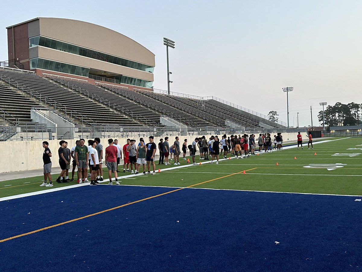 6:00am Football Group ready to get after it this morning. #Week2 #EmbraceTheProcess