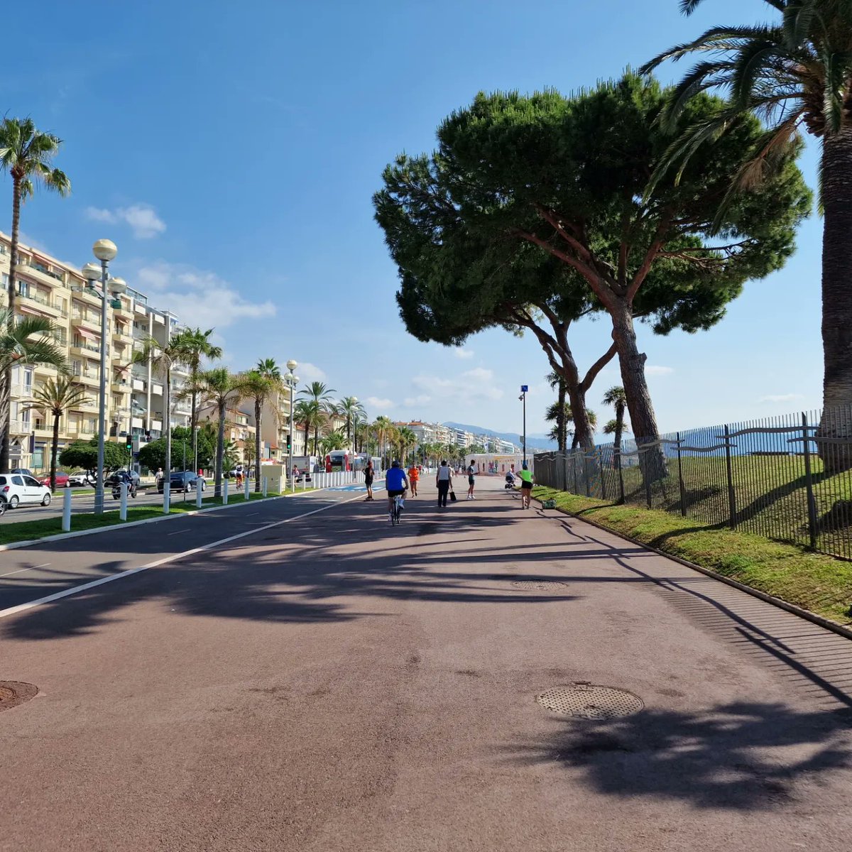 Morning run in Nice! From one end of Promenade des Anglais to the other. Perfect spot to run even though too warm already at 9AM 🥵😅 #PromenadeDesAnglais #Running #HCRD2023 #hcrd #Nice #Nizza #CotedAzur #FrenchRiviera #France #ILoveNice