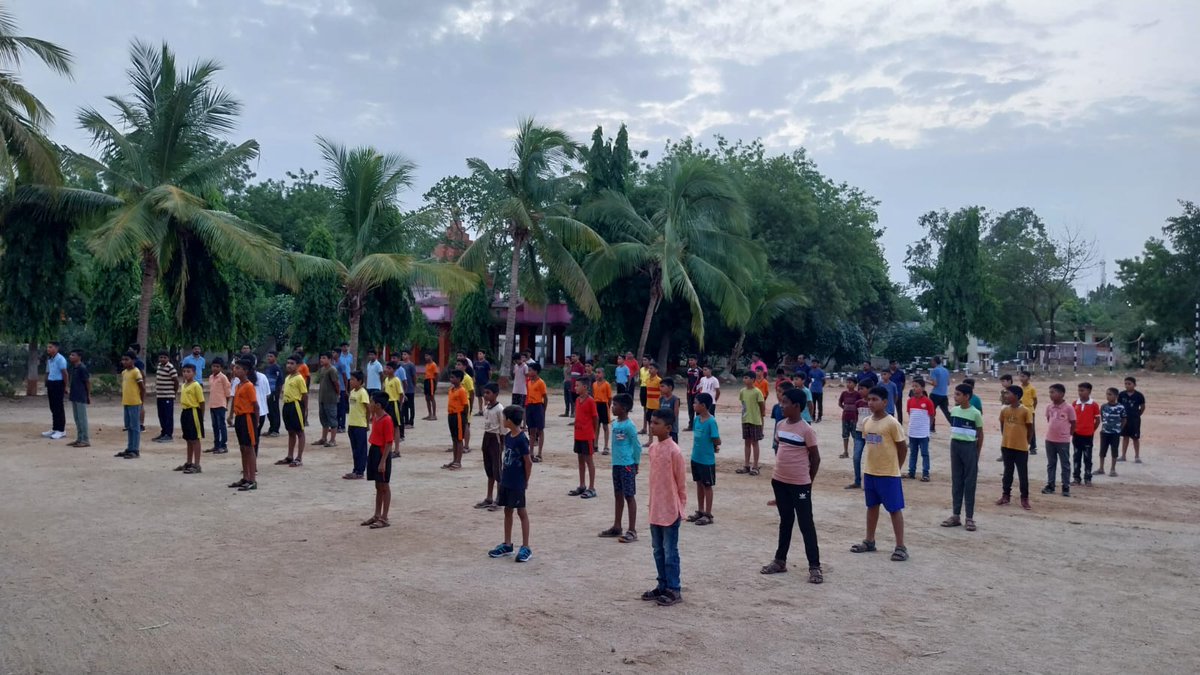 52 Mah Bn NCC Nanded
Shivaji Highschool and Sainiki Vidyalaya have started practice sessions for upcoming Yoga Day 2023. 
Jai Hind  🇮🇳
#YogaDay
#YogaforVasudhaivaKutumbakam
<a href="/52_Mahnccbn/">Team 52 Mah Bn NCC Nanded</a> <a href="/NCC_Aurangabad/">Aurangabad NCC Gp</a> <a href="/ncc_dte/">Maharashtra NCC Dte</a> <a href="/HQ_DG_NCC/">National Cadet Corps</a> <a href="/gpsingh3para/">GP Singh</a> <a href="/PMOIndia/">PMO India</a> <a href="/rashtrapatibhvn/">President of India</a>
