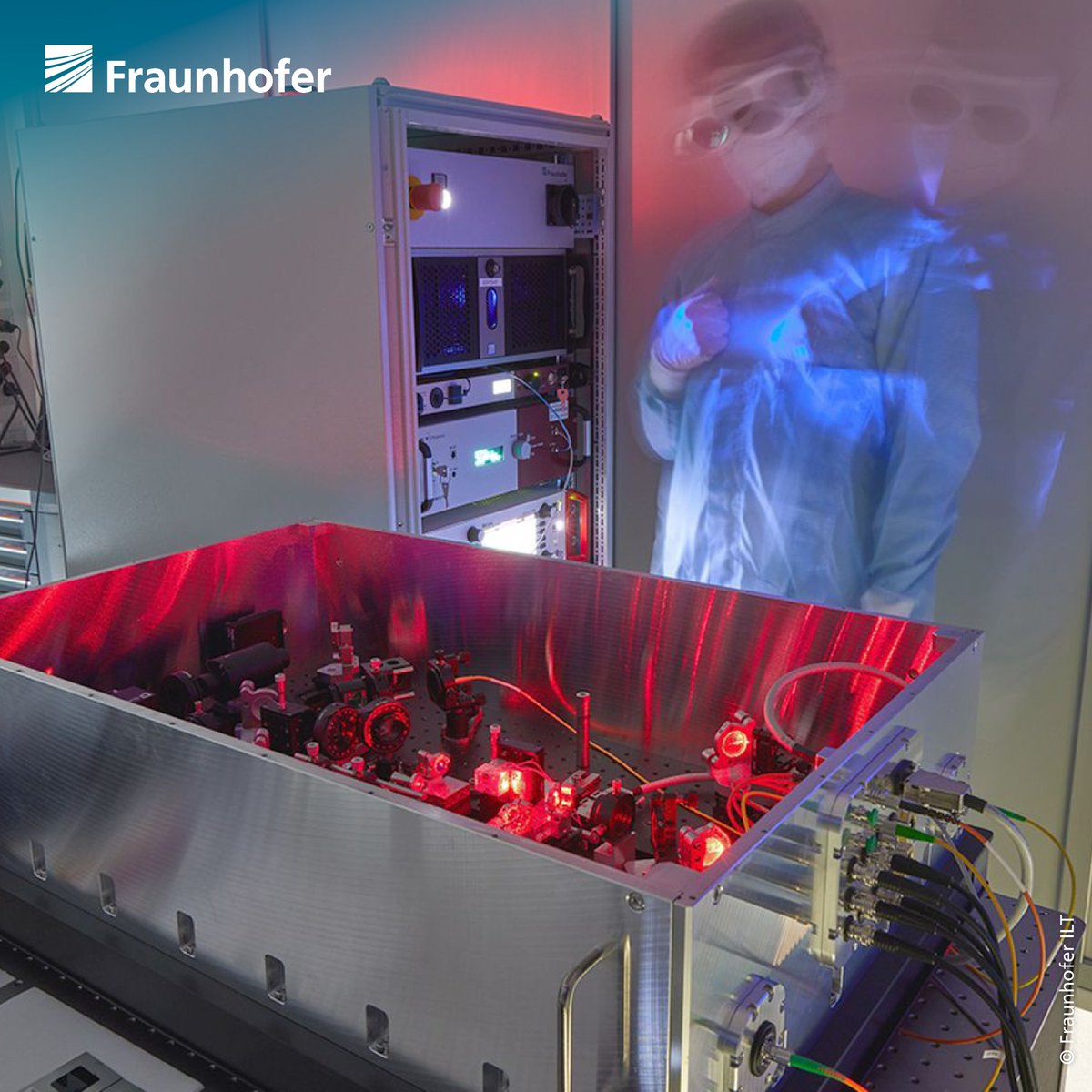 Fraunhofer's tweet image. #Quantencomputer vernetzen – Komponenten dazu entwickeln die Forschenden des @FraunhoferILT. In der #WorldofQUANTUM präsentieren die Forschenden erste Ergebnisse.
🗓️27. –30. Juni, 2023
📍Halle A1, Stand 521 | Messe München
fraunhofer.de/de/veranstaltu…
#WeKnowHow #WeKnowSolutions