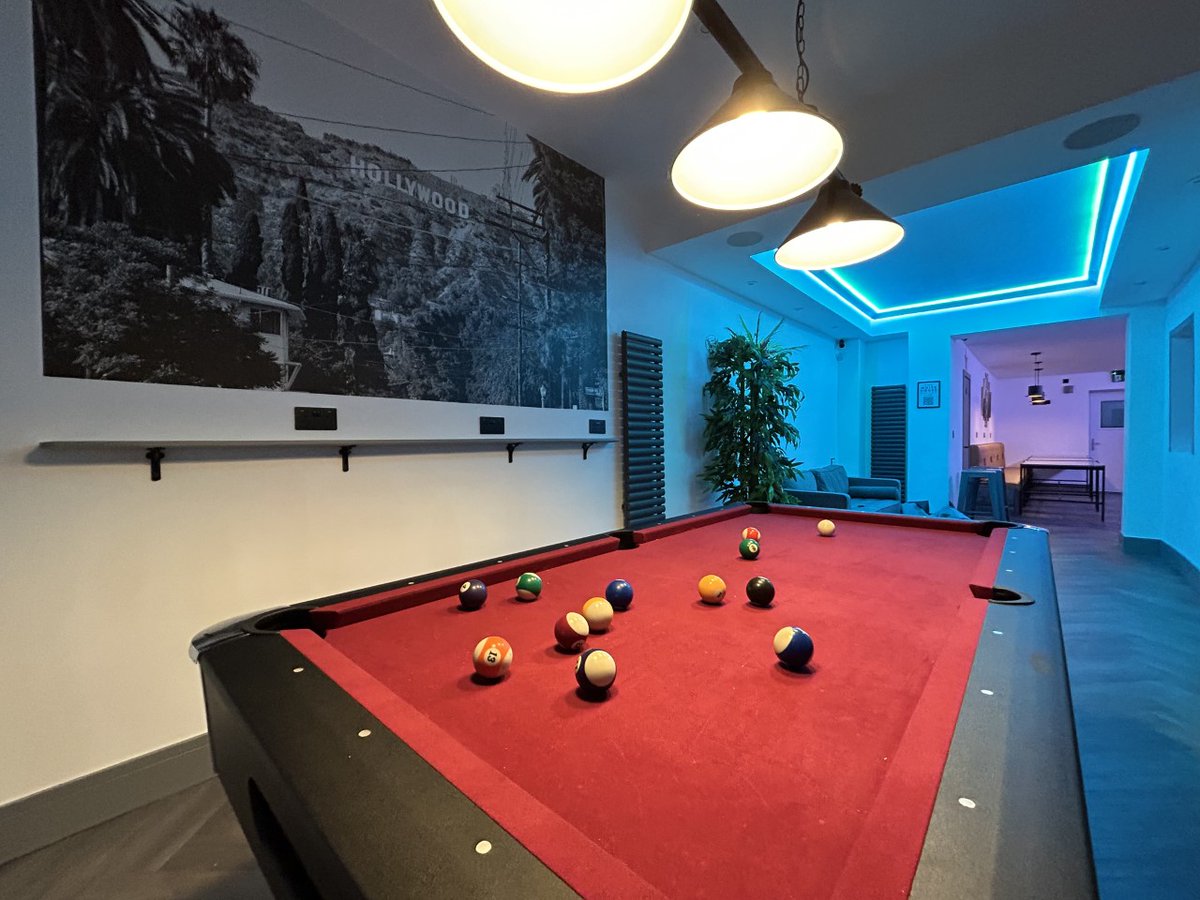 WHITEHOUSEBPOOL's tweet photo. Our Website is now live! Enjoy 30% off when booking direct with us. 

https://t.co/y8QAVR5dsC https://t.co/yPtqF1XdZS