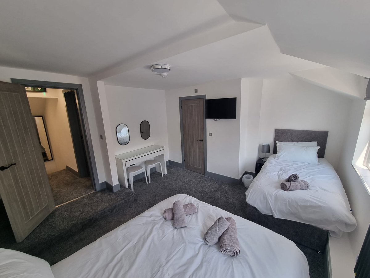 WHITEHOUSEBPOOL's tweet photo. Our Website is now live! Enjoy 30% off when booking direct with us. 

https://t.co/y8QAVR5dsC https://t.co/yPtqF1XdZS