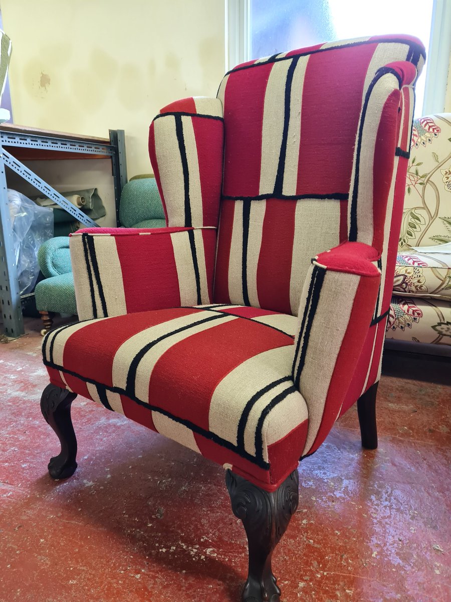 Designerworksho's tweet image. This wing chair we have upholstered in @lamaisonpierrefrey fabric looks stunning - a real statement piece!

#antiques #interiordesign #wingchair  #homefurnishings 
#upholstery #handcrafted #restoration #madeinengland #nottingham #designerworkshop