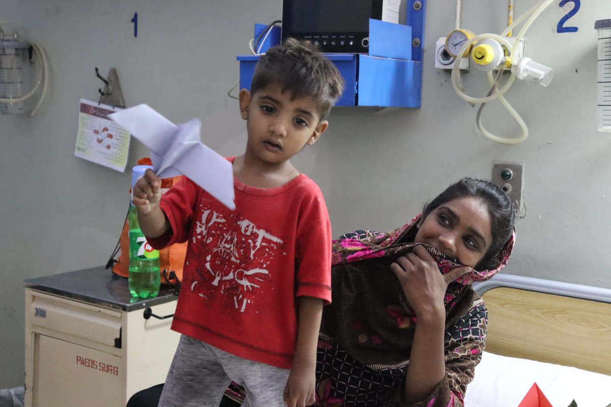 itacecorg's tweet image. #PakistanLiteracyProject (#PLP), with support from @RoomtoRead  #RtR and the @SchoolEduPunjab  organized a read aloud session at #SheikhZayedHospital #Lahore to engage the admitted #children in reading activities, providing a much-needed break from their medical routines.