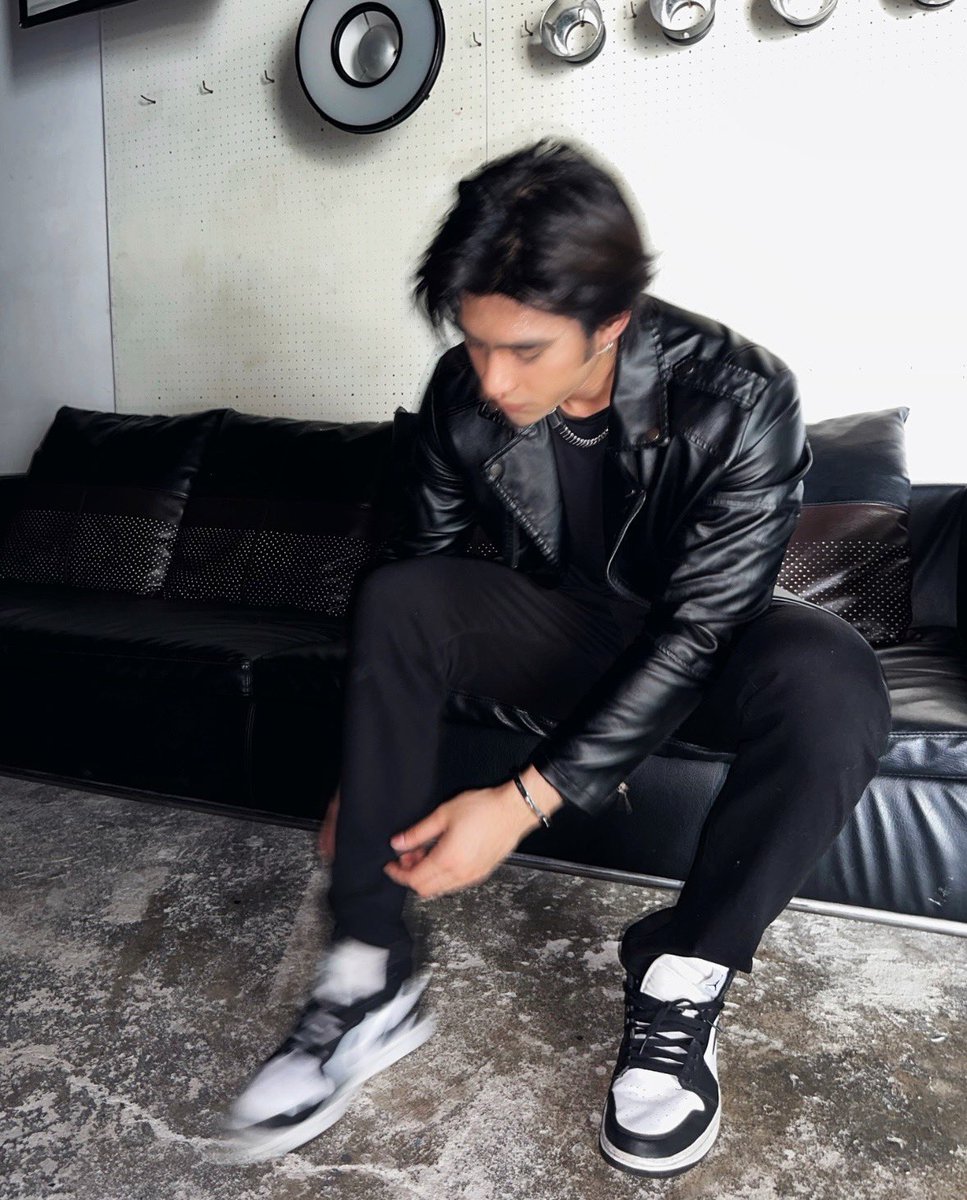 dunromch's tweet image. Wish you’d miss me 🦇🦇 #dunromch