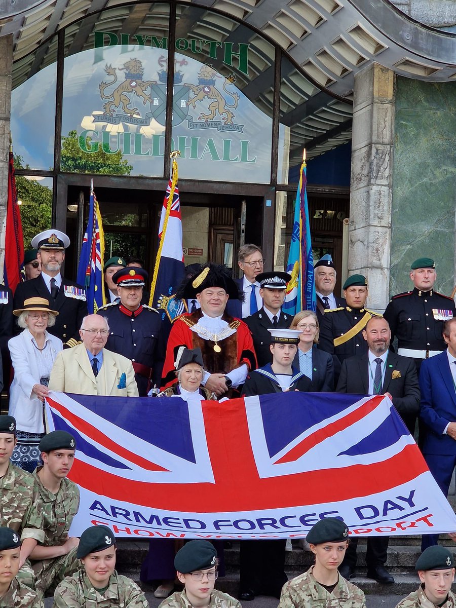 Giving our support to @plymouthcc as they raise the flag for #ArmedForcesWeek here in #Plymouth. Not only do we serve the @RoyalNavy we are our community in #Devon & #Cornwall.

@WRFCA @RNReserve @PlymouthDevon1 #mondaythoughts