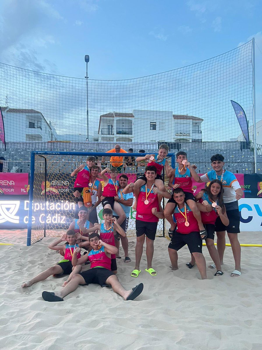 ivanjarque5's tweet photo. Este finde los bichos estos han conseguido ponernos como 🥉de la Copa de España 🇪🇸 y 🥇 del torneo de Barbate. Mucho trabajo detrás de esto y seguro que lo vamos a seguir demostrando. https://t.co/syMJyh67Gc