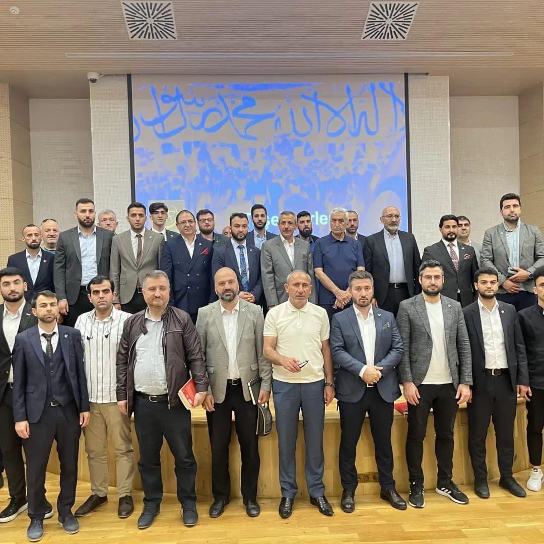 Osmanucar44's tweet photo. Sabahattin Zaim Üniversitesi'de İstanbul Eğitim Birimimizin düzenlemiş olduğu Teşkilat İçi Eğitim Programını dört farklı alanda gerçekleştirdik.
Dr. Yılmaz Karakaya, 
Prof. Dr. Metin Toprak,
Abdullah Yıldız kendi uzmanlık konuların da eğitimlerini gerçekleştirdi. Hayırlı olsun. https://t.co/whHnpWs1S3