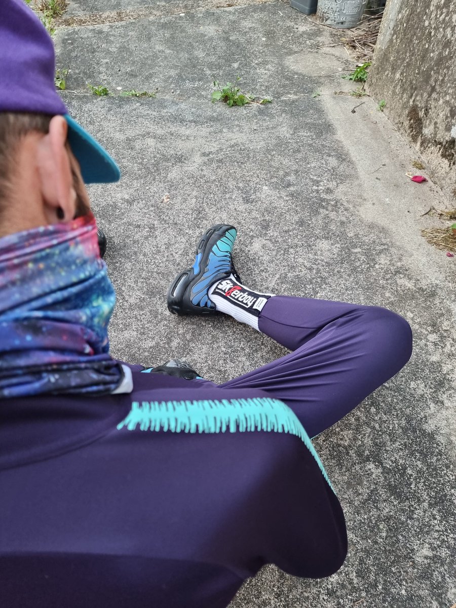 StillAskutasu's tweet photo. On est là!

@sk8erboy_com @Secteurx_Paris 
#kiffeurtn #kiffeur #smelly #sox #sk8er #sk8erboy #sneaxn #sneaker #smellysox #sneakerporn #sox #sneax #sneaker https://t.co/0bGALcD46C