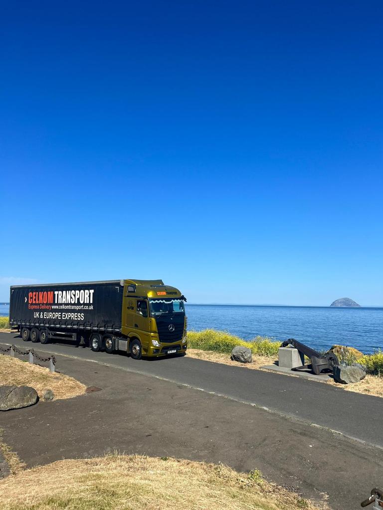 CelkomL's tweet image. Monday motivation - What a fantastic day we are having - we hope your day is going well !! - Always striving to achieve the best service possible 💛👌🚛💪🚢

#celkom #pallettrack #pallets #generalhaulage #anyload #grateful #alwaysstrivingtobebetter #anylocation